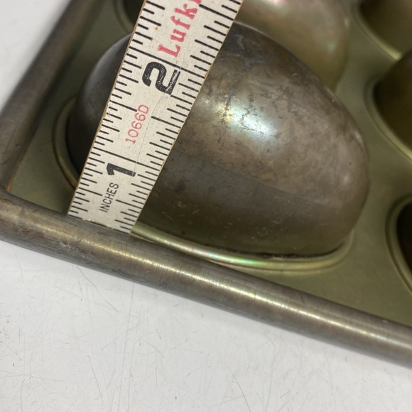 Ekco Glaco Steel Baking Pan Egg Shaped 12 Cup - Picture 15 of 17